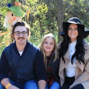 Meet your Posher, Ely